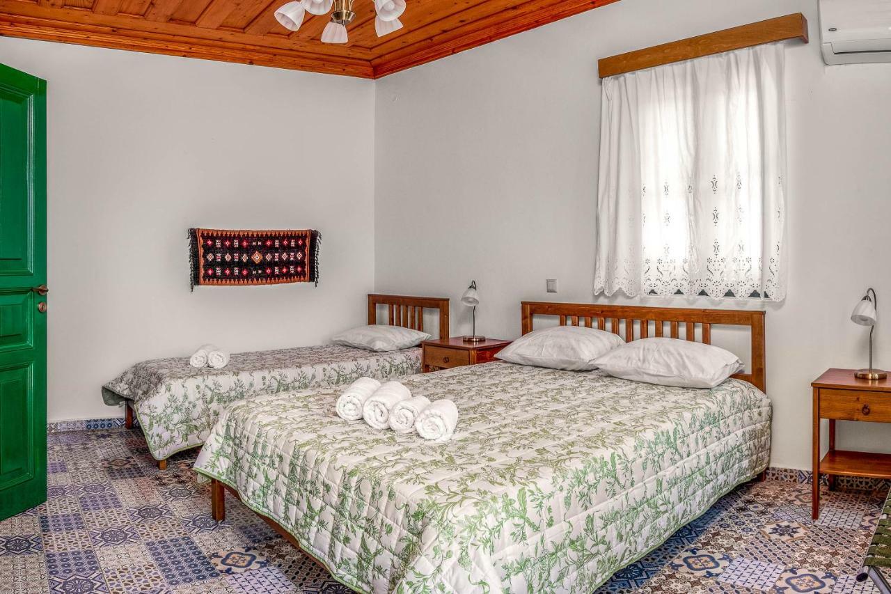 Matinas House Apartment Chalki Town Bagian luar foto