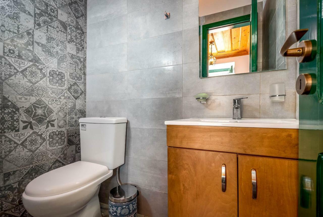 Matinas House Apartment Chalki Town Bagian luar foto
