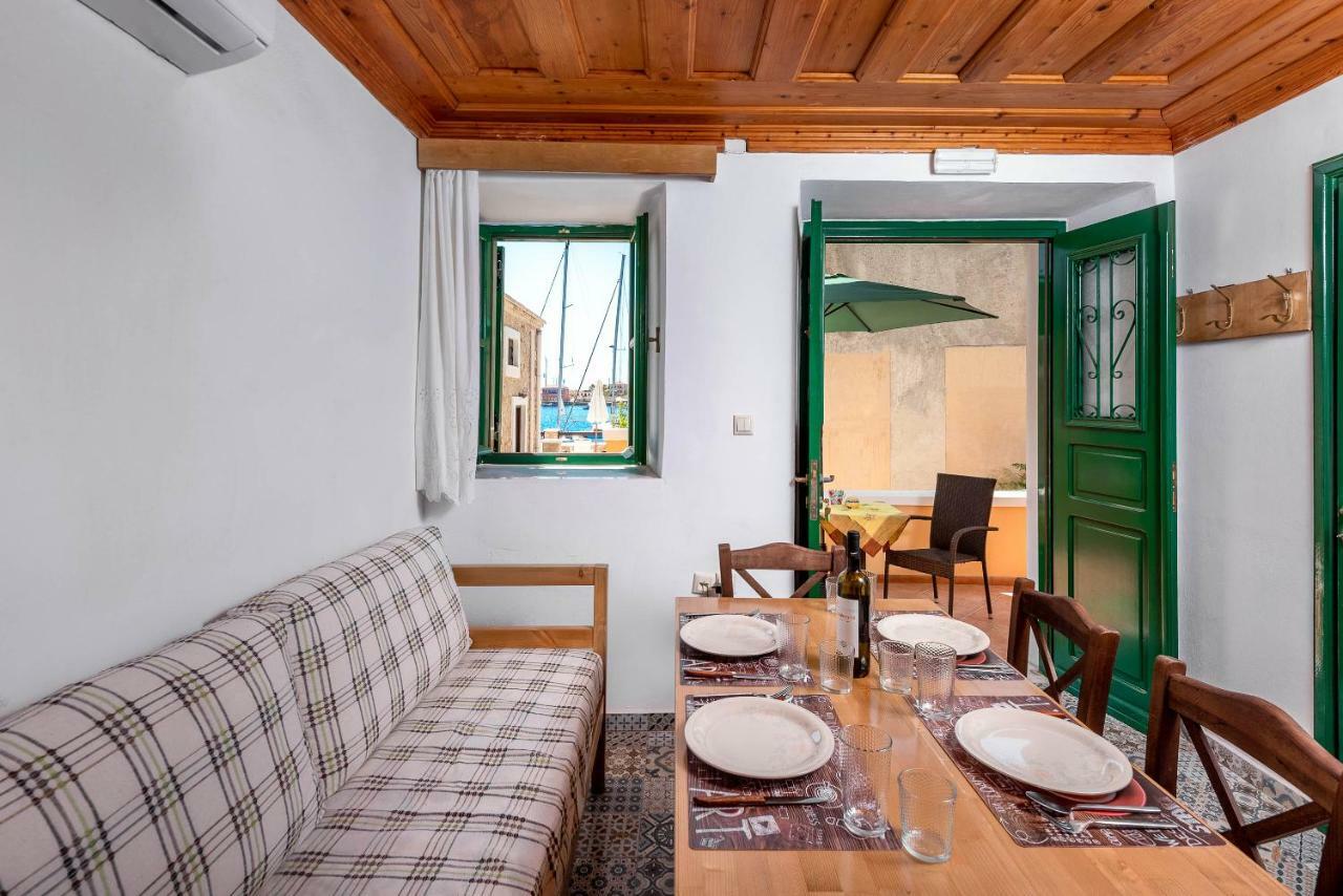 Matinas House Apartment Chalki Town Bagian luar foto